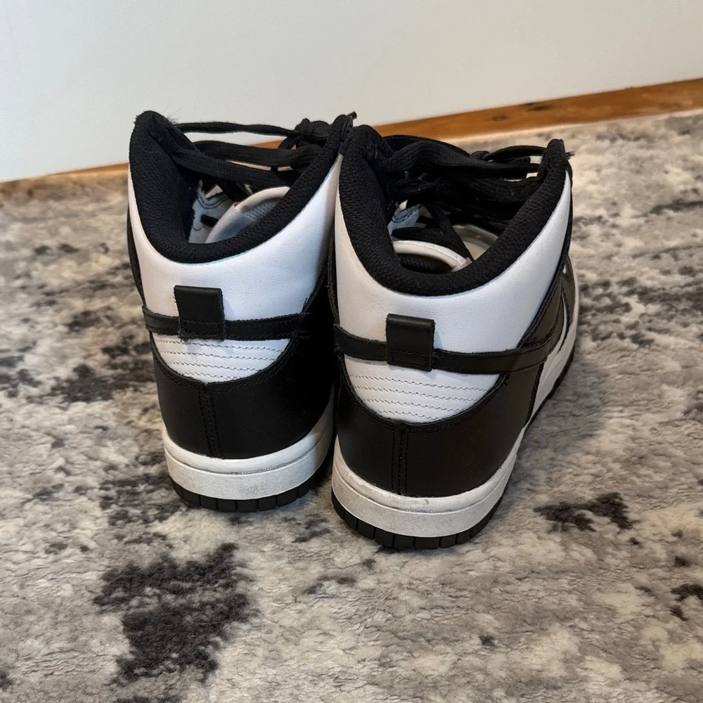 Nike Black and White panda Sneakers size 6 - Picture 3 of 3
